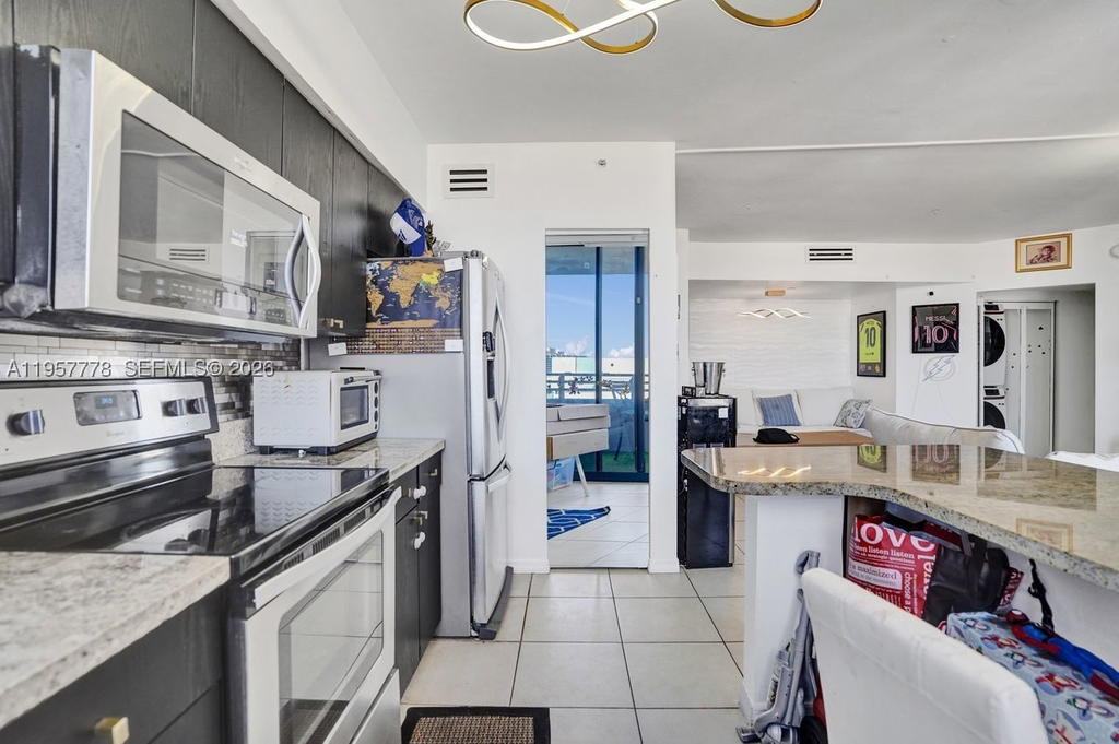 Real estate property located at 1330 West Ave #1811, Miami-dade, The Waverly At South Beac, Miami Beach, FL