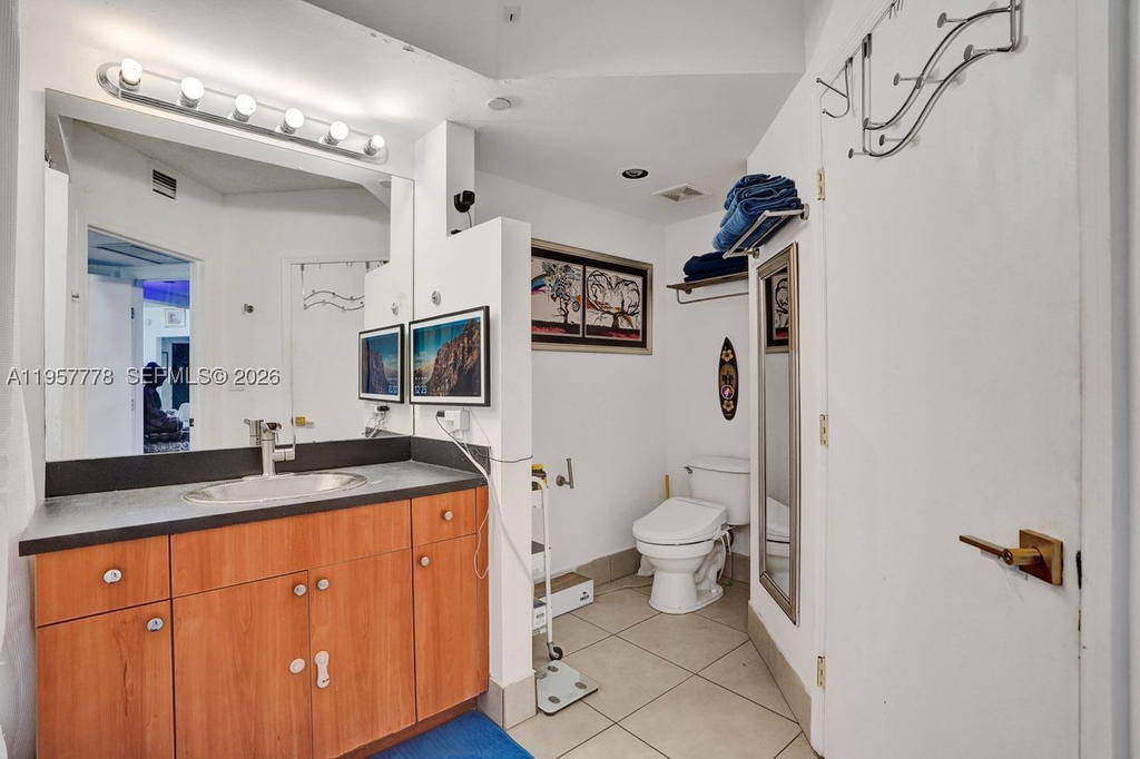 Real estate property located at 1330 West Ave #1811, Miami-dade, The Waverly At South Beac, Miami Beach, FL