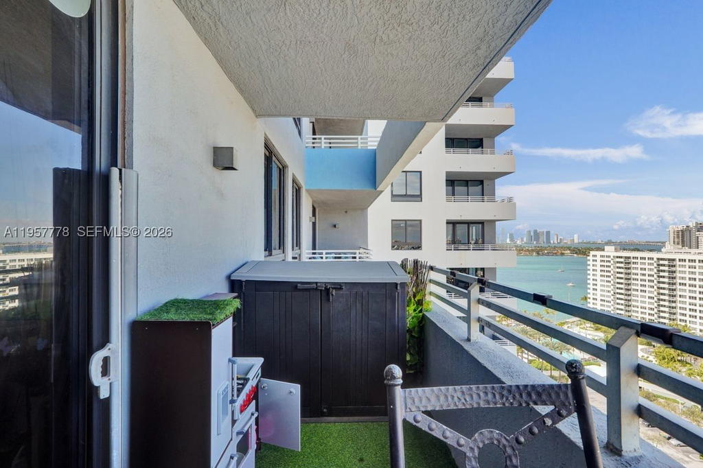 Real estate property located at 1330 West Ave #1811, Miami-dade, The Waverly At South Beac, Miami Beach, FL