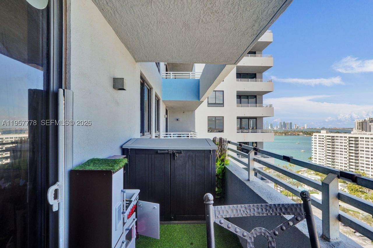 Real estate property located at 1330 West Ave #1811, Miami-dade, The Waverly At South Beac, Miami Beach, FL
