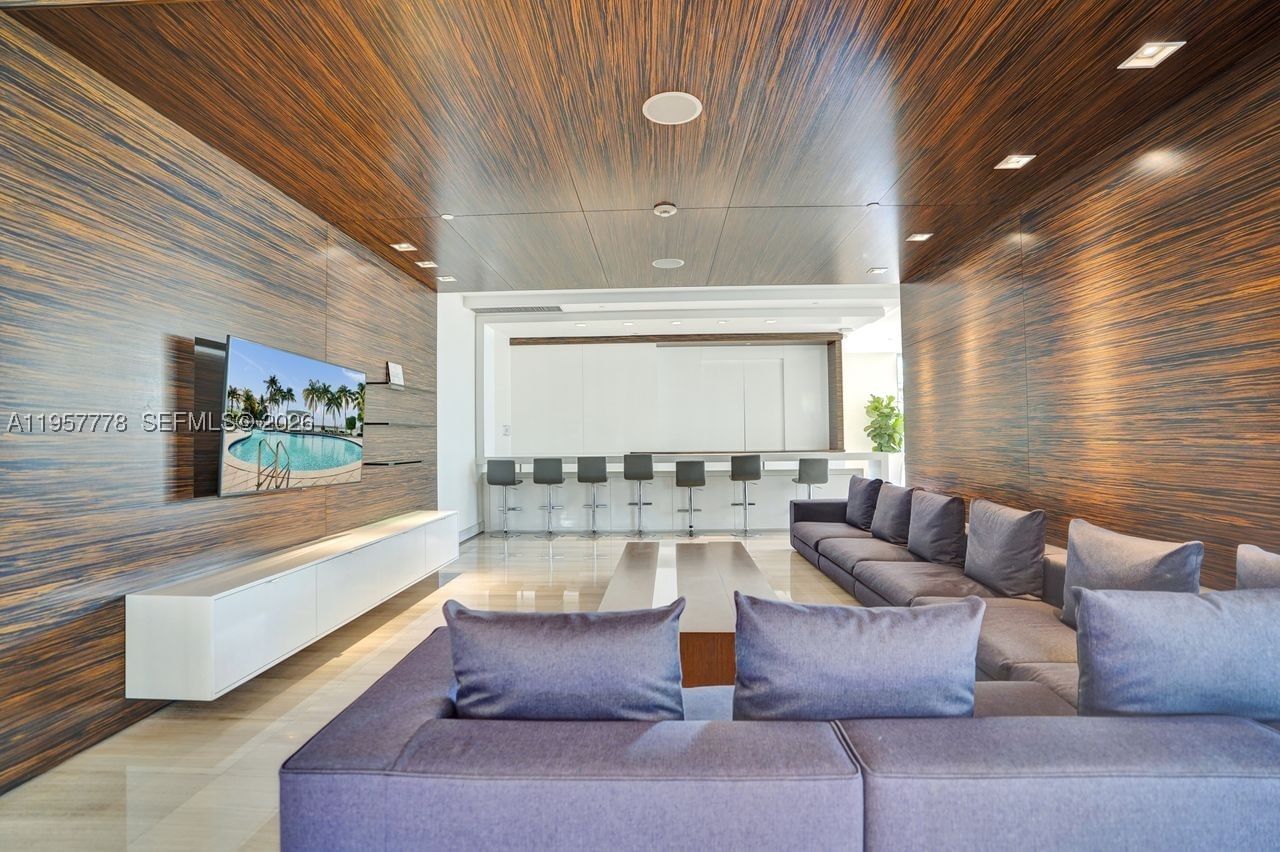 Real estate property located at 1330 West Ave #1811, Miami-dade, The Waverly At South Beac, Miami Beach, FL