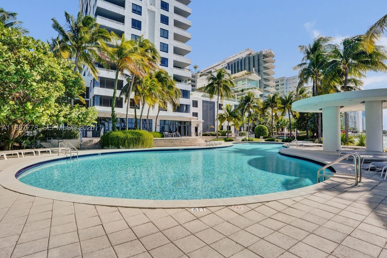 Real estate property located at 1330 West Ave #1811, Miami-dade, The Waverly At South Beac, Miami Beach, FL