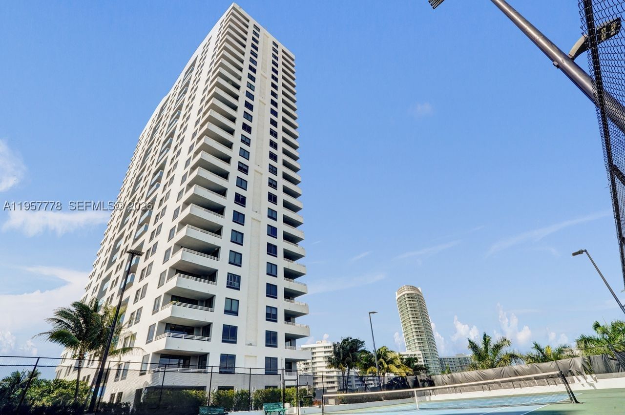 Real estate property located at 1330 West Ave #1811, Miami-dade, The Waverly At South Beac, Miami Beach, FL