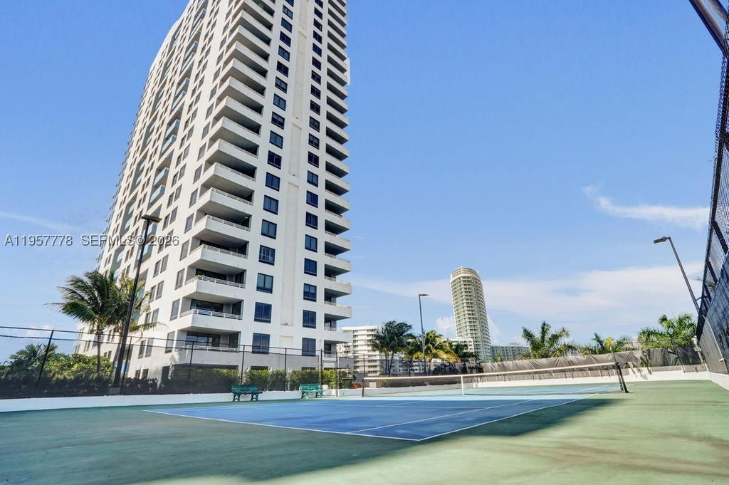 Real estate property located at 1330 West Ave #1811, Miami-dade, The Waverly At South Beac, Miami Beach, FL