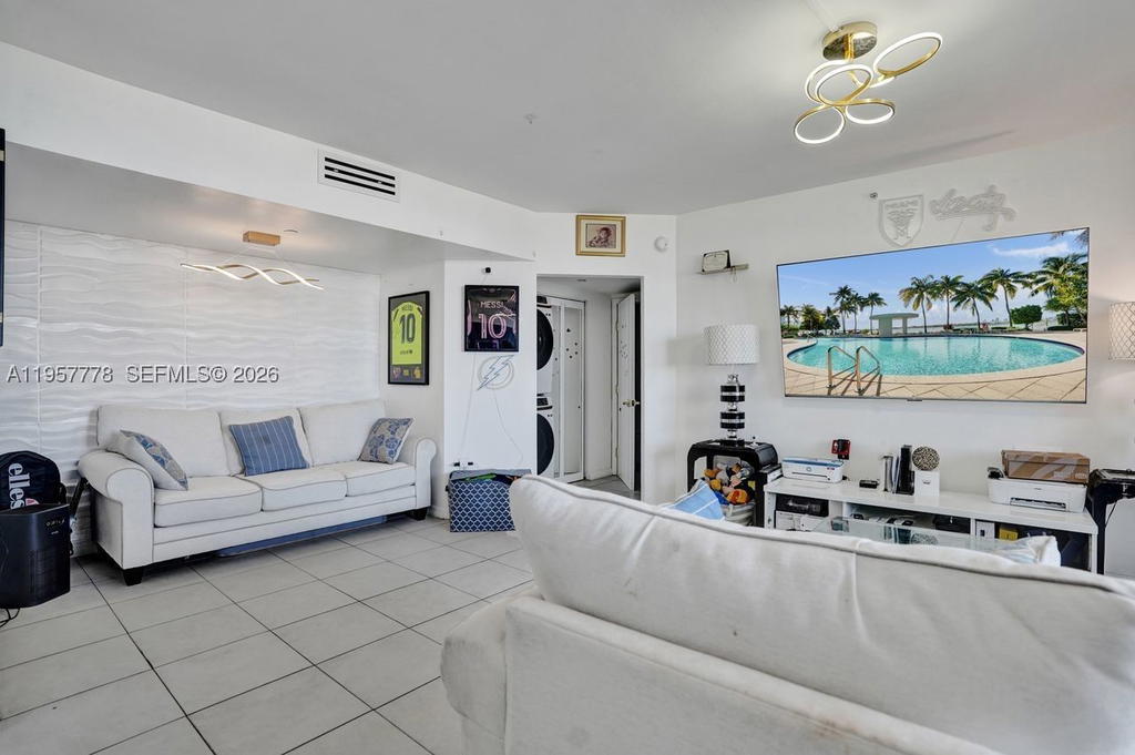 Real estate property located at 1330 West Ave #1811, Miami-dade, The Waverly At South Beac, Miami Beach, FL
