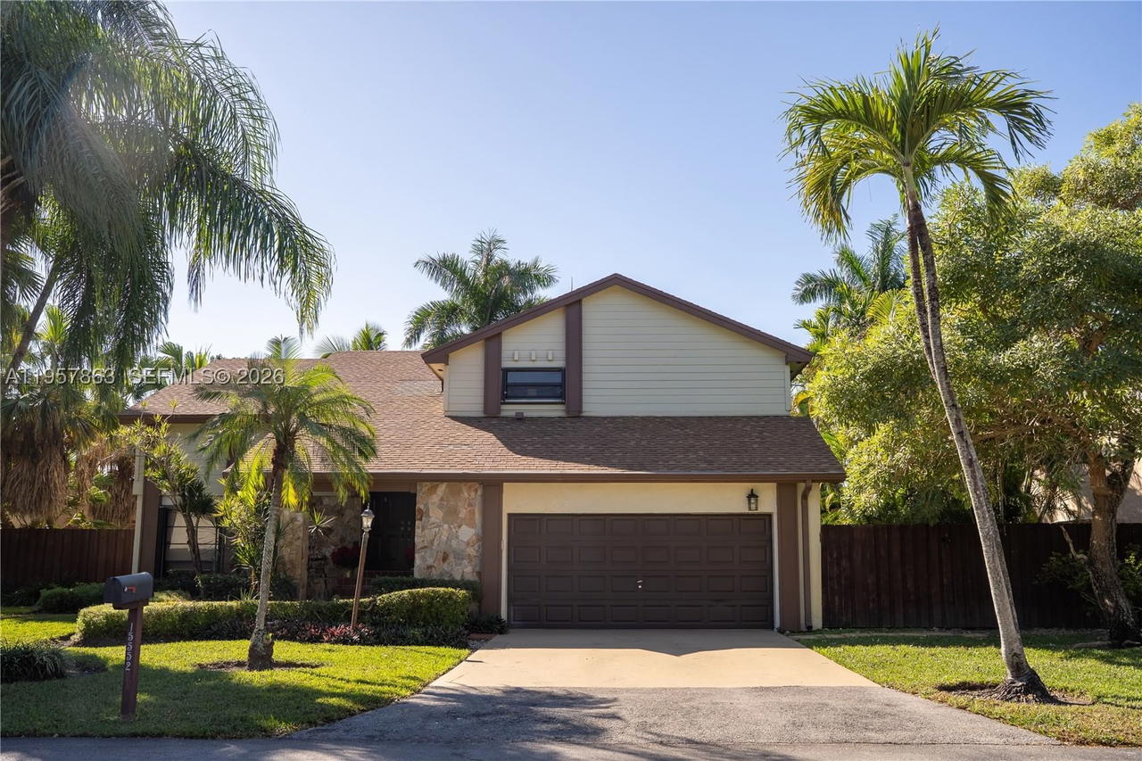 Real estate property located at 15552 48th St, Miami-dade, Lakes Of The Meadow Sec 4, Miami, FL