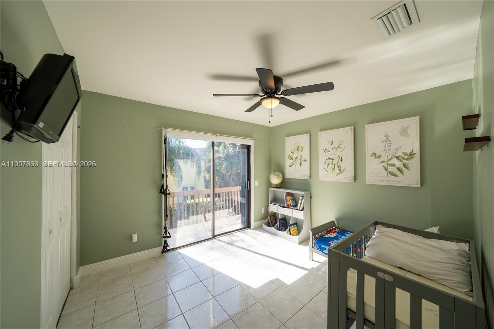 Real estate property located at 15552 48th St, Miami-dade, Lakes Of The Meadow Sec 4, Miami, FL