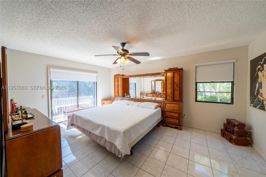 Real estate property located at 15552 48th St, Miami-dade, Lakes Of The Meadow Sec 4, Miami, FL