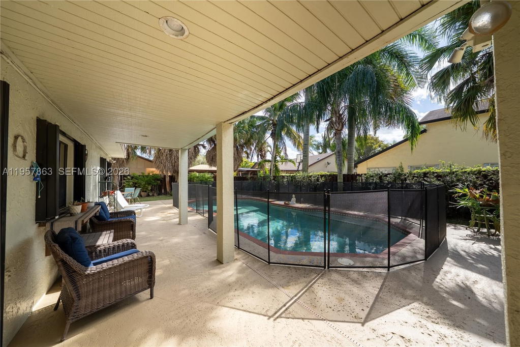 Real estate property located at 15552 48th St, Miami-dade, Lakes Of The Meadow Sec 4, Miami, FL