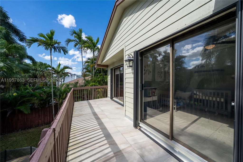 Real estate property located at 15552 48th St, Miami-dade, Lakes Of The Meadow Sec 4, Miami, FL