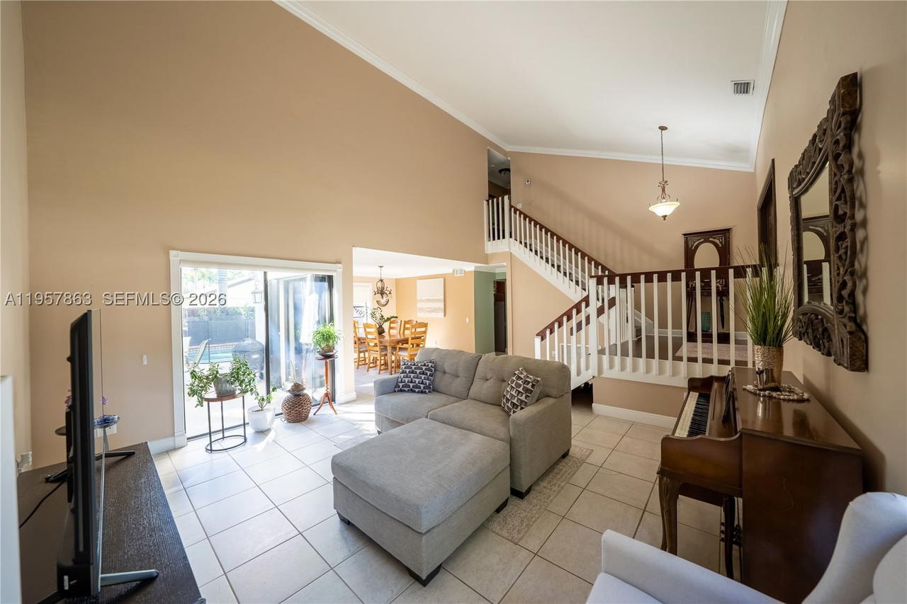 Real estate property located at 15552 48th St, Miami-dade, Lakes Of The Meadow Sec 4, Miami, FL