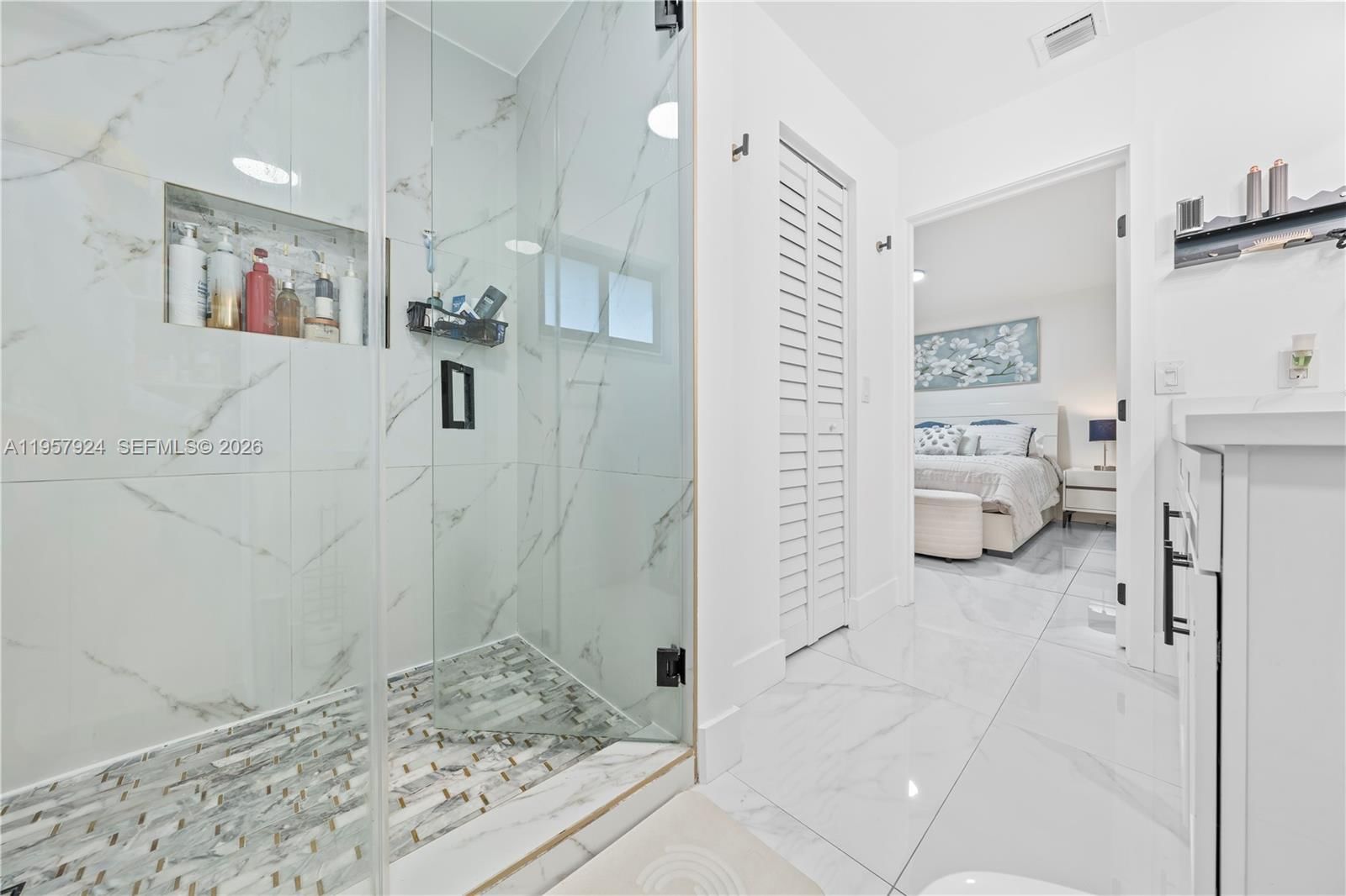 Real estate property located at 11011 143rd Ct, Miami-dade, Country Tree Sub, Miami, FL