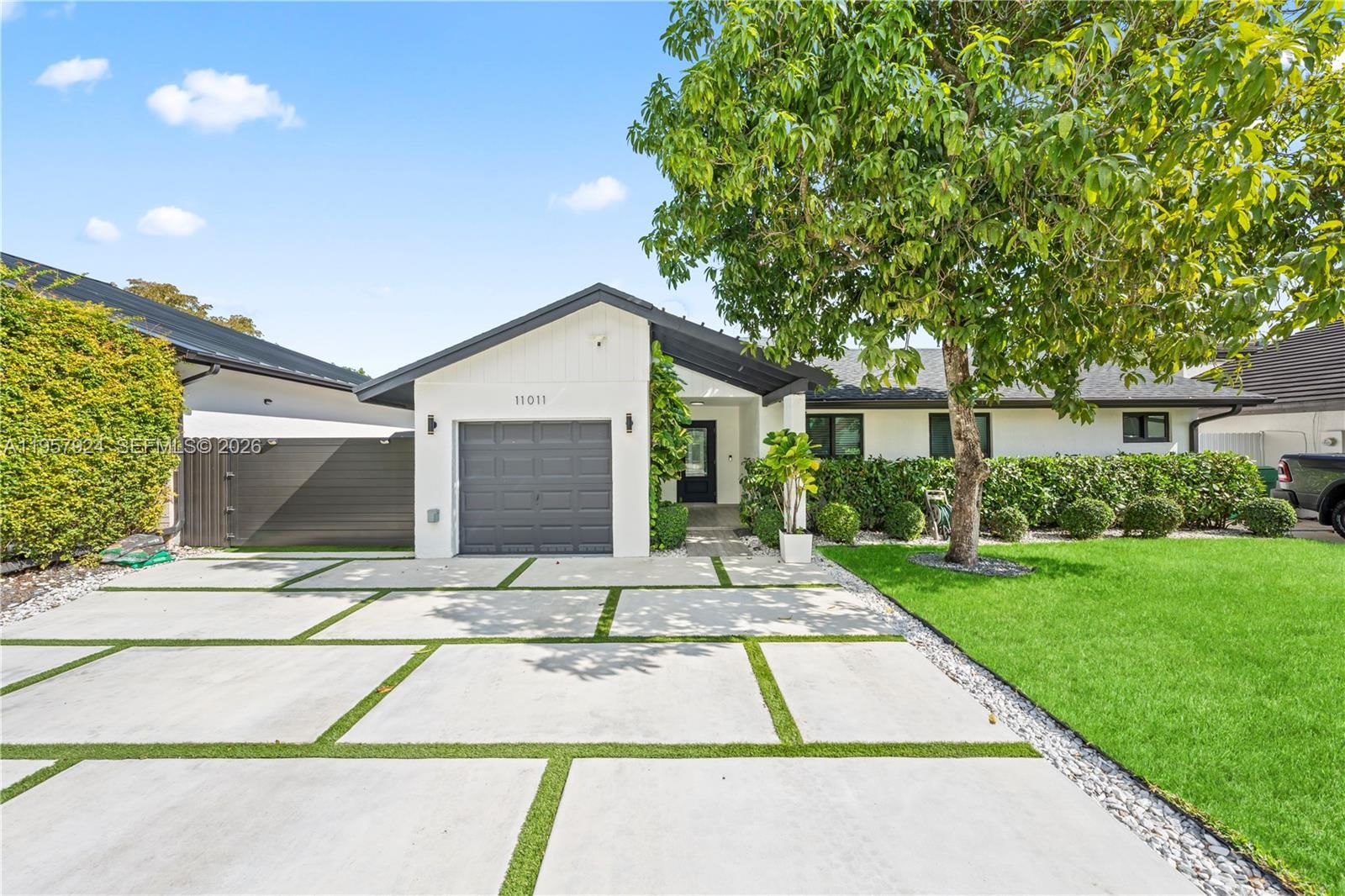 Real estate property located at 11011 143rd Ct, Miami-dade, Country Tree Sub, Miami, FL