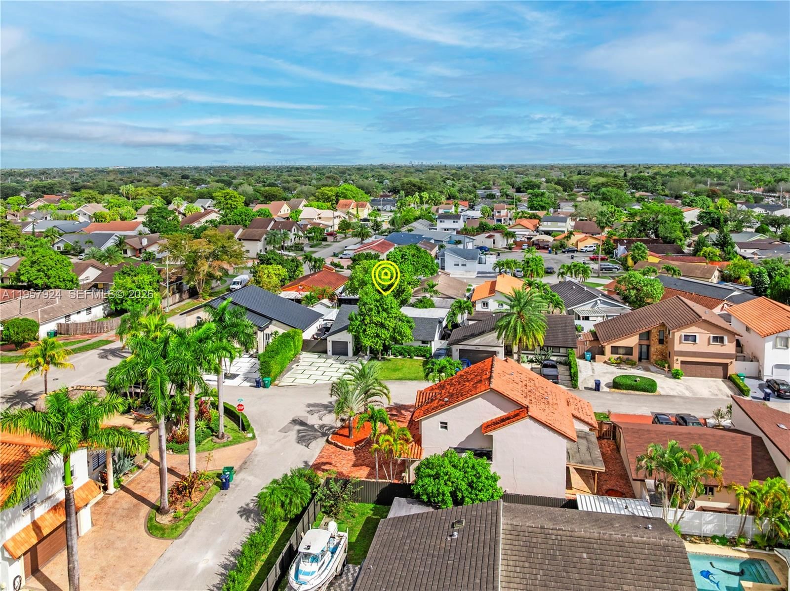Real estate property located at 11011 143rd Ct, Miami-dade, Country Tree Sub, Miami, FL