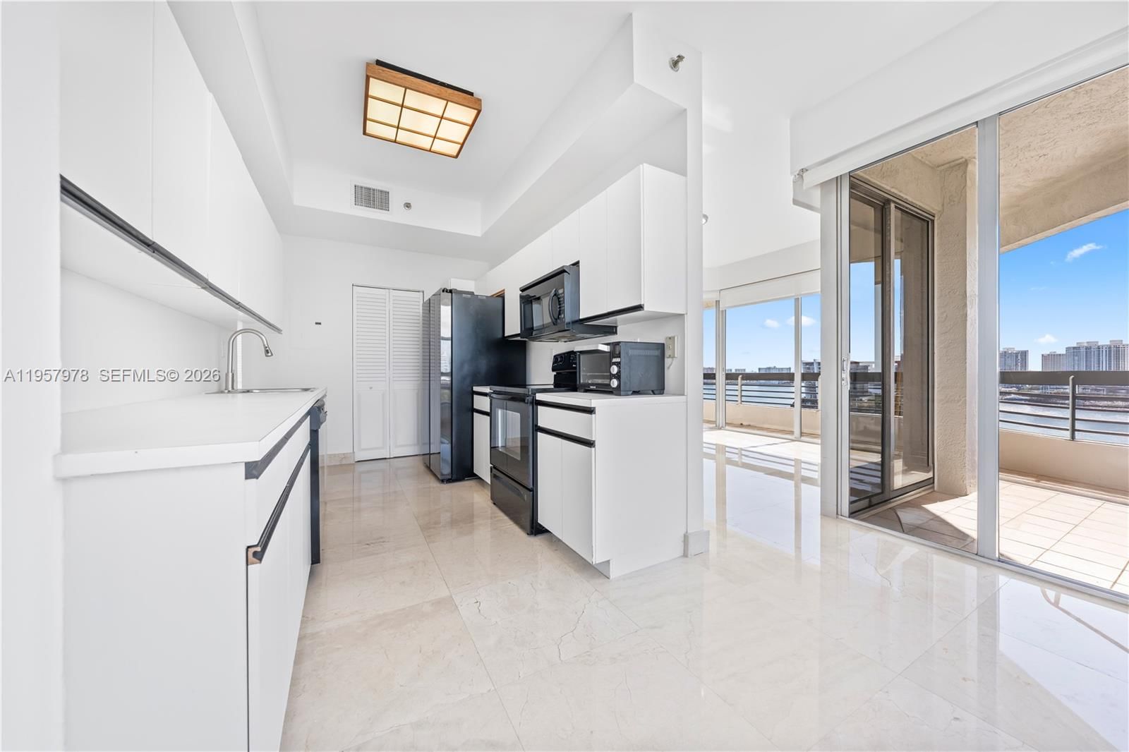 Real estate property located at 3600 Mystic Pointe Dr PH6, Miami-dade, Mystic Pointe Condo No On, Aventura, FL