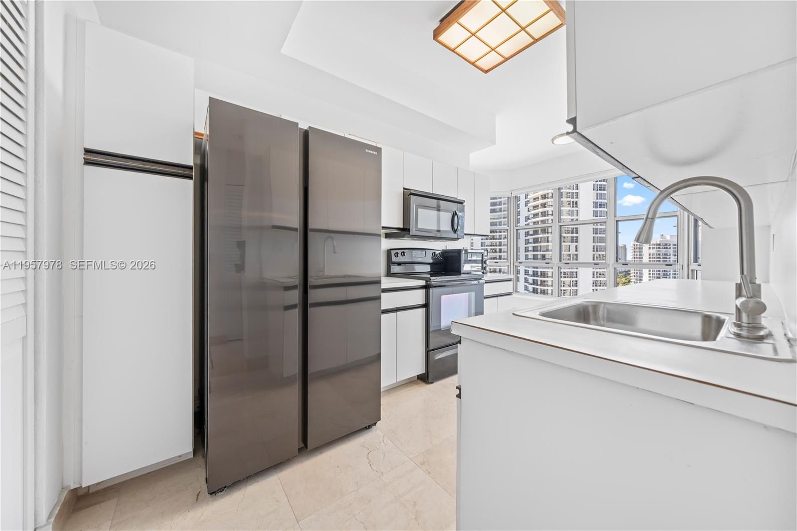 Real estate property located at 3600 Mystic Pointe Dr PH6, Miami-dade, Mystic Pointe Condo No On, Aventura, FL
