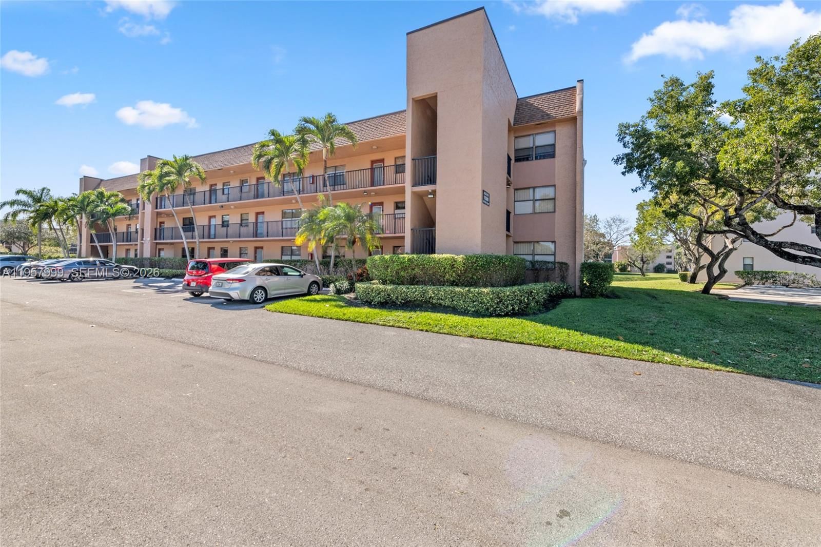 Real estate property located at 10300 30th Ct #109, Broward, Sunrise Lakes 168 Condo, Sunrise, FL