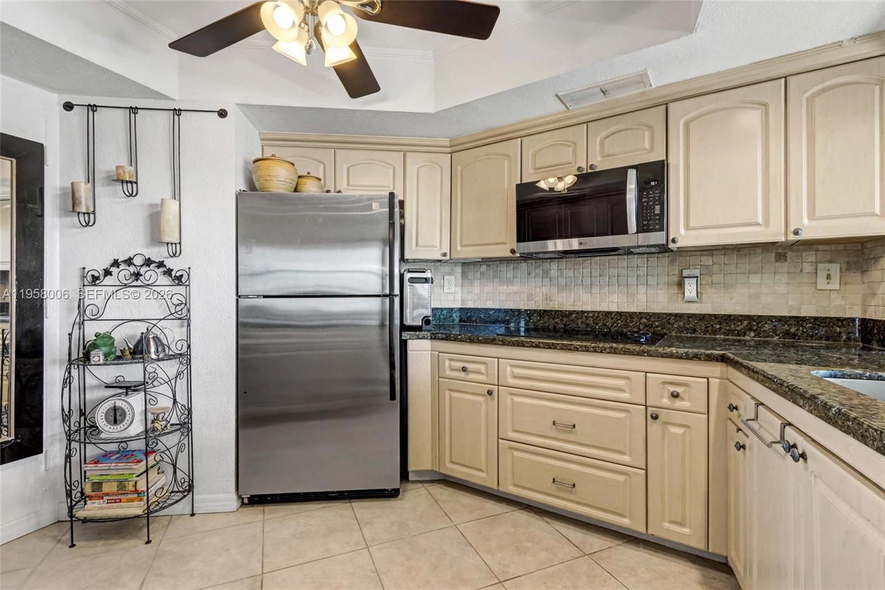 Real estate property located at 11930 Bayshore Dr #606, Miami-dade, Majorca Towers Condo, North Miami, FL