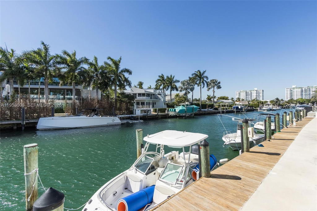 Real estate property located at 11930 Bayshore Dr #606, Miami-dade, Majorca Towers Condo, North Miami, FL