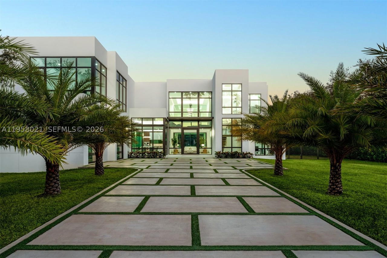 Real estate property located at 9525 95th Ct, Miami-dade, Nutmeg Estates, Miami, FL