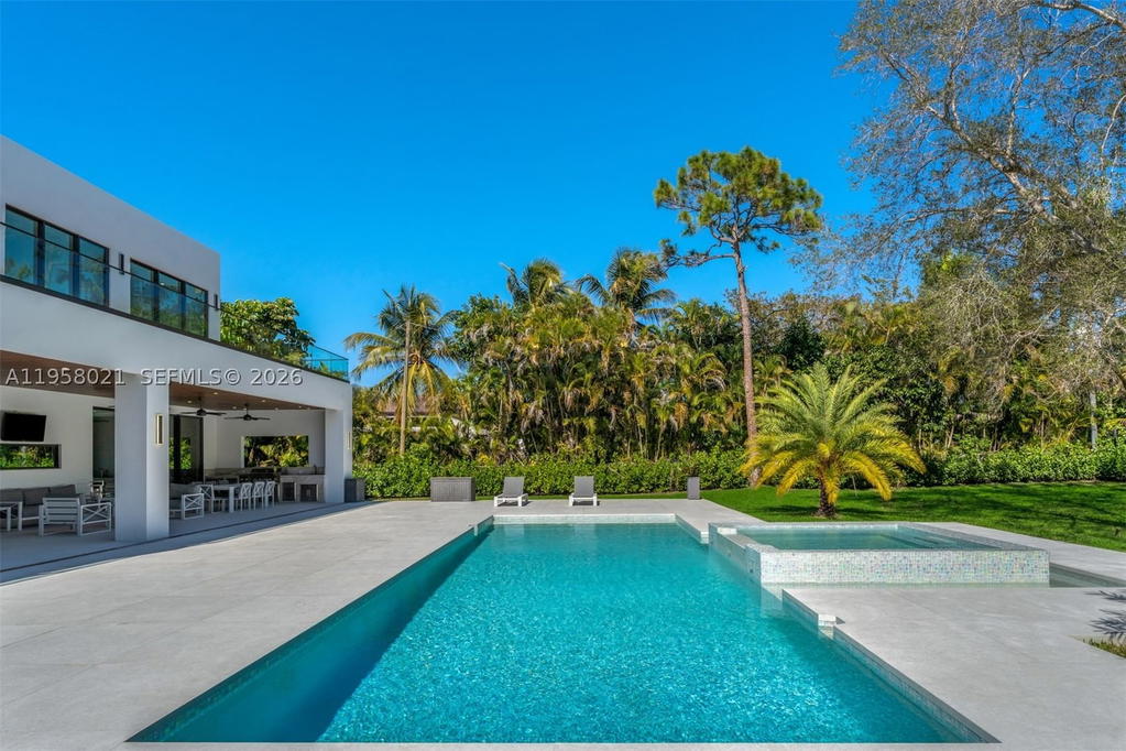Real estate property located at 9525 95th Ct, Miami-dade, Nutmeg Estates, Miami, FL