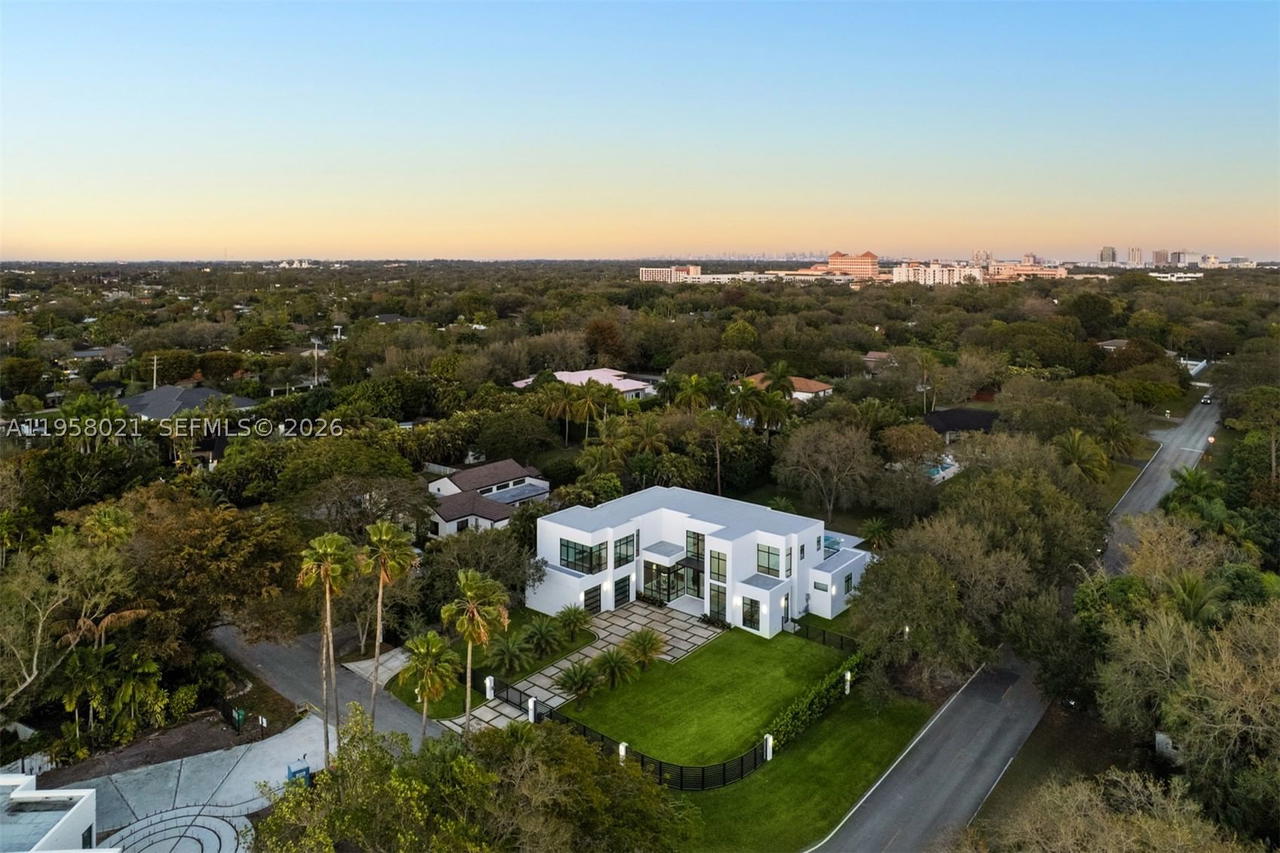 Real estate property located at 9525 95th Ct, Miami-dade, Nutmeg Estates, Miami, FL