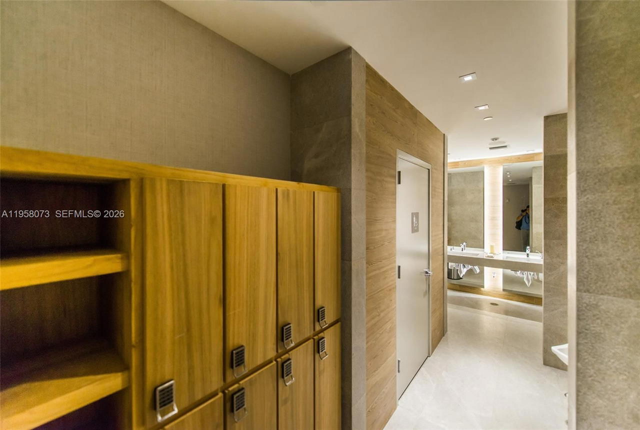Real estate property located at 1010 Brickell Ave #3207, Miami-dade, 1010 Brickell Condo, Miami, FL