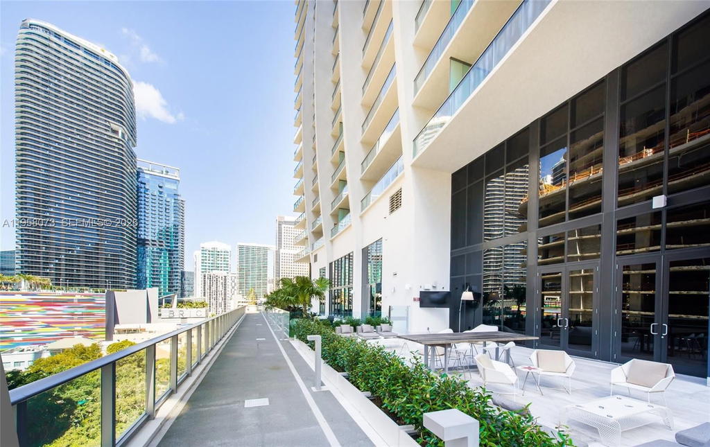 Real estate property located at 1010 Brickell Ave #3207, Miami-dade, 1010 Brickell Condo, Miami, FL