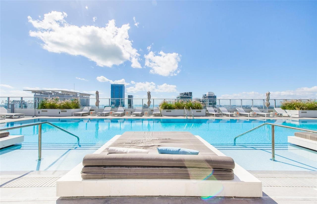 Real estate property located at 1010 Brickell Ave #3207, Miami-dade, 1010 Brickell Condo, Miami, FL