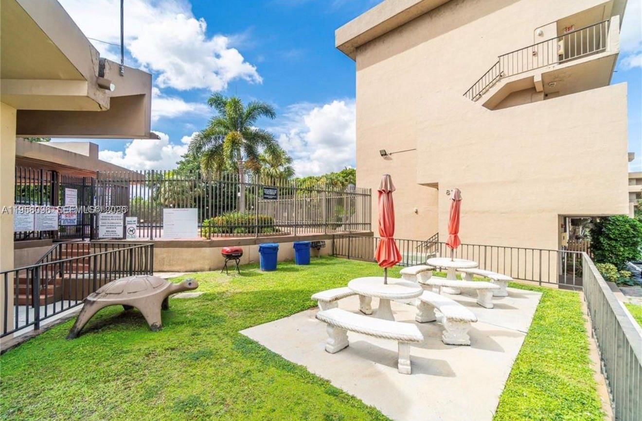 Real estate property located at 830 87t ave #303, Miami-dade, Pinebark Condo No 1, Miami, FL