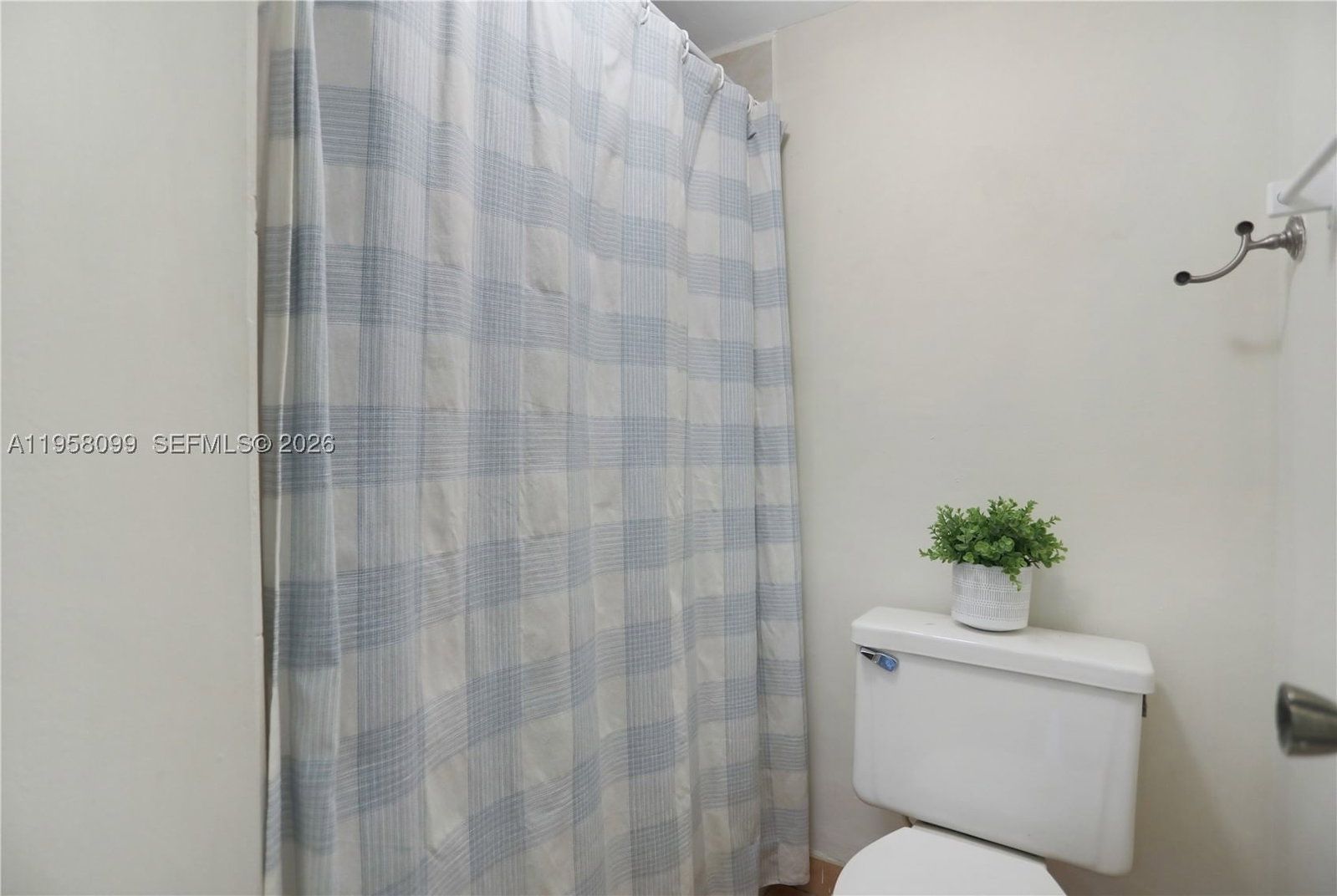 Real estate property located at 6600 Cypress Rd #105, Broward, Plantation Place Condo, Plantation, FL