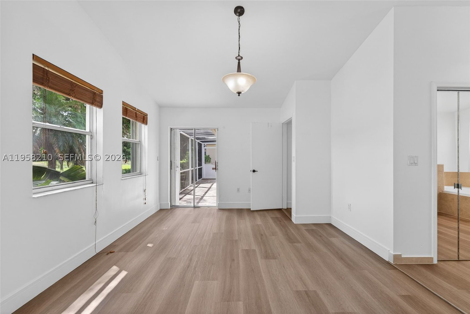 Real estate property located at 1251 Wilshire Cir E, Broward, Hollywood Lakes Country C, Pembroke Pines, FL