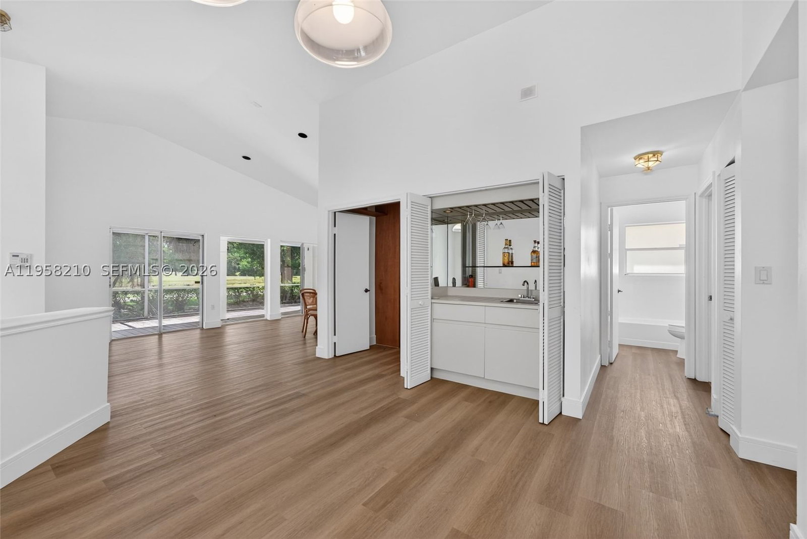 Real estate property located at 1251 Wilshire Cir E, Broward, Hollywood Lakes Country C, Pembroke Pines, FL