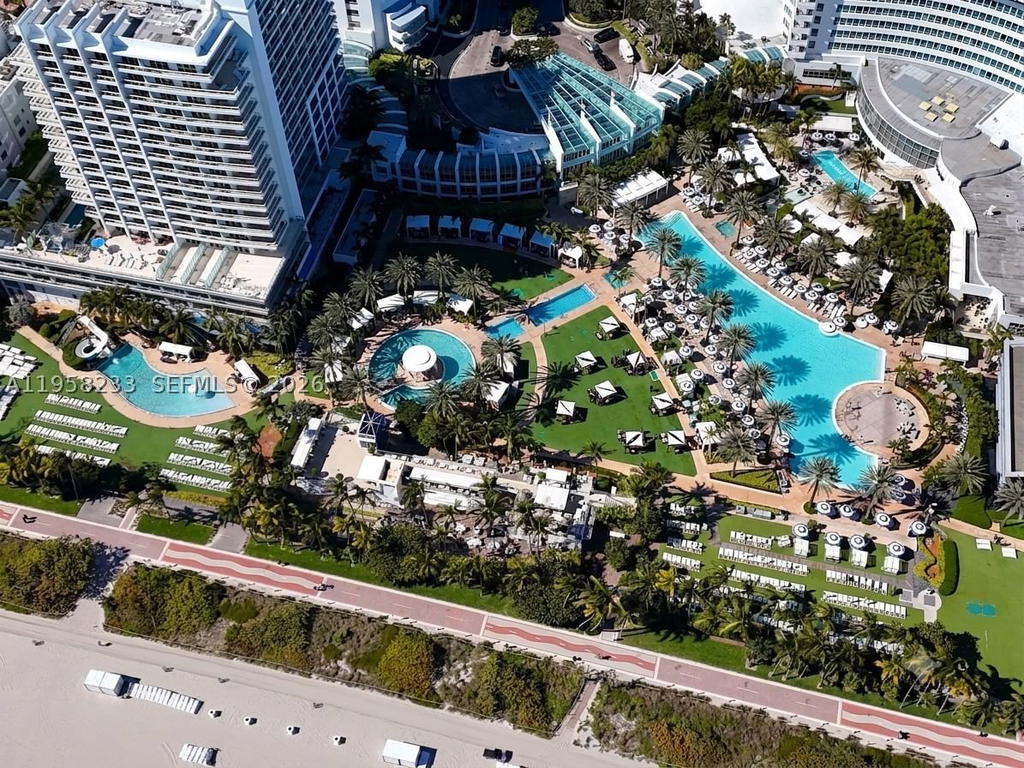 Real estate property located at 4391 Collins Ave #1703, Miami-dade, Fontainebleau Iii Ocean C, Miami Beach, FL