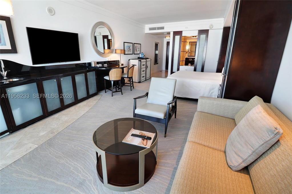 Real estate property located at 4391 Collins Ave #1703, Miami-dade, Fontainebleau Iii Ocean C, Miami Beach, FL