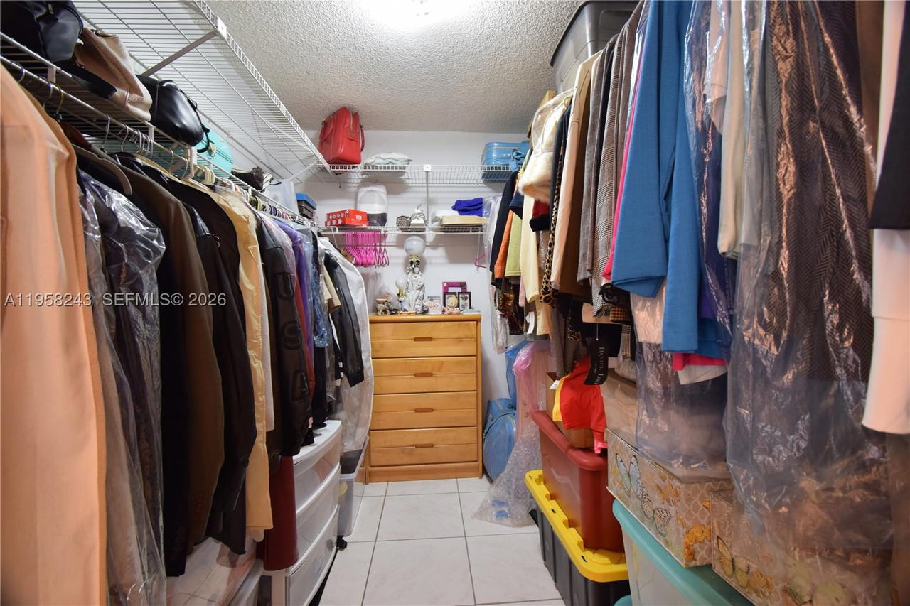 Real estate property located at 9301 4th St #114E, Miami-dade, South Winds Condo, Miami, FL