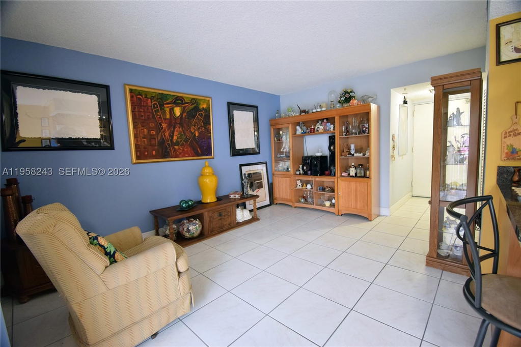 Real estate property located at 9301 4th St #114E, Miami-dade, South Winds Condo, Miami, FL