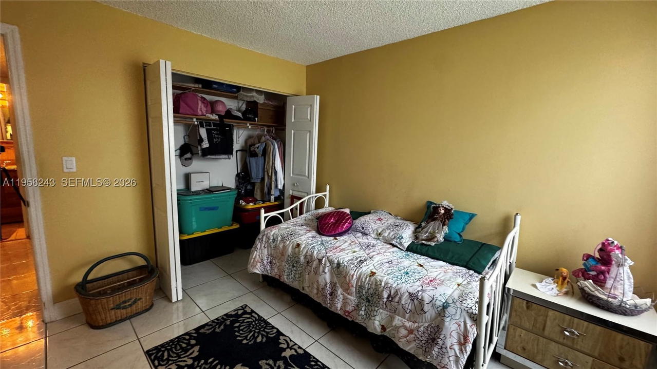 Real estate property located at 9301 4th St #114E, Miami-dade, South Winds Condo, Miami, FL