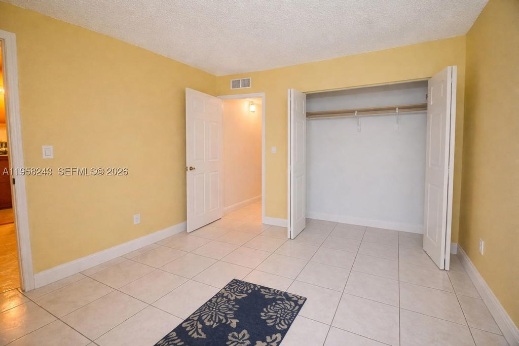 Real estate property located at 9301 4th St #114E, Miami-dade, South Winds Condo, Miami, FL