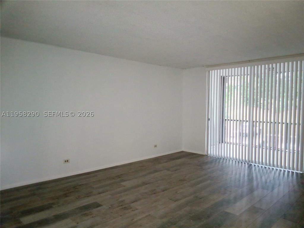Real estate property located at 3720 Inverrary Dr #2S, Broward, International Village At, Lauderhill, FL
