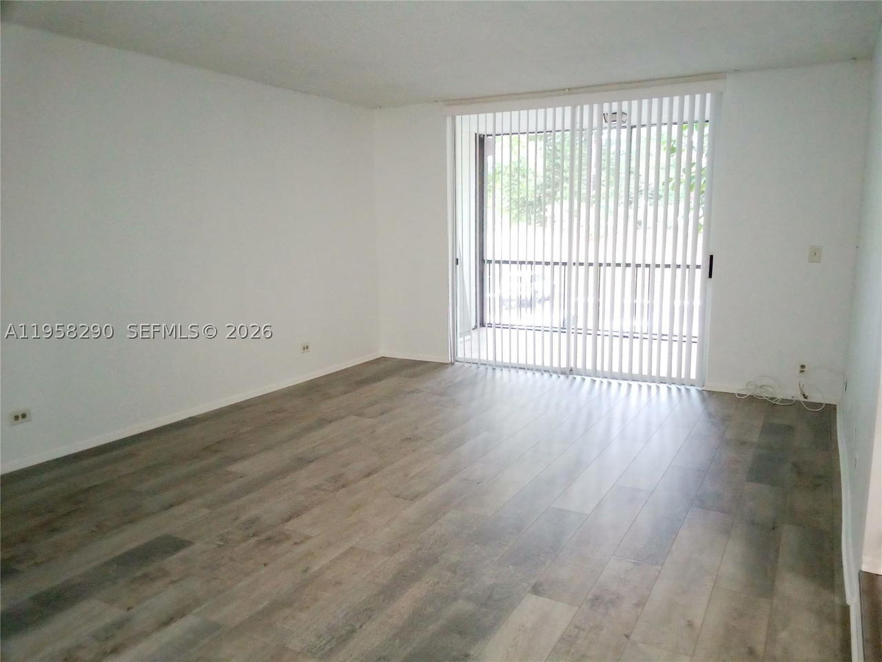 Real estate property located at 3720 Inverrary Dr #2S, Broward, International Village At, Lauderhill, FL