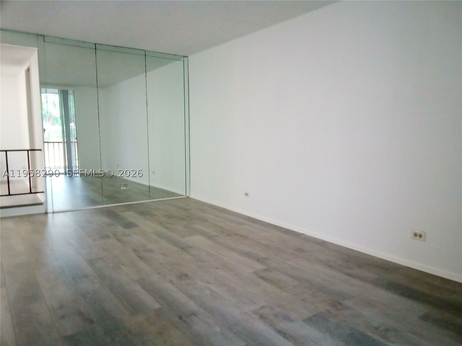 Real estate property located at 3720 Inverrary Dr #2S, Broward, International Village At, Lauderhill, FL