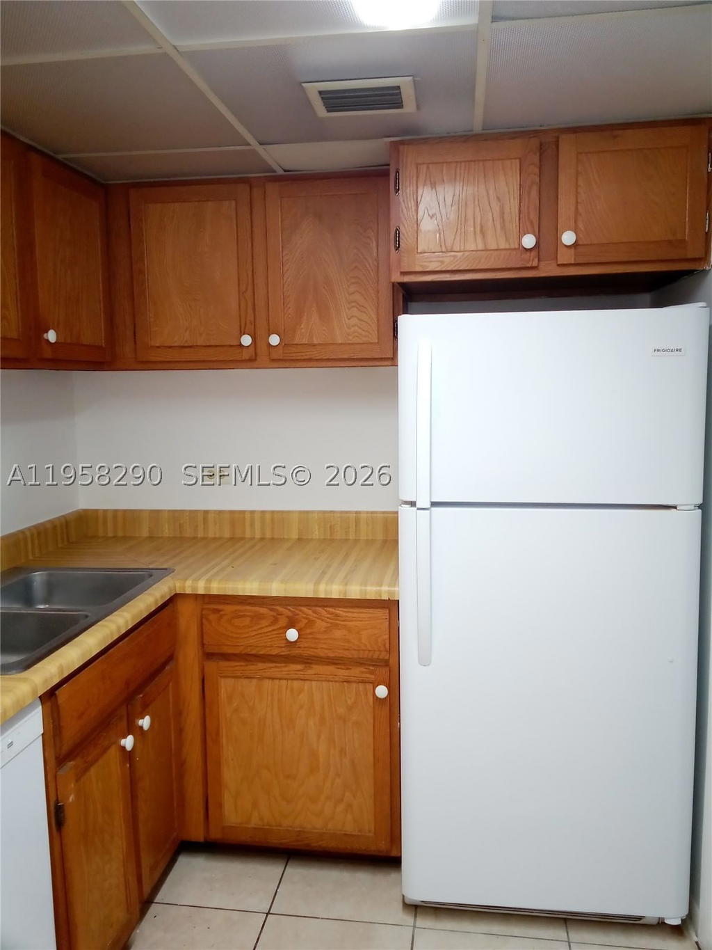 Real estate property located at 3720 Inverrary Dr #2S, Broward, International Village At, Lauderhill, FL
