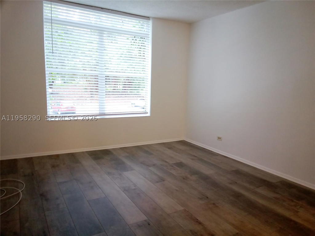 Real estate property located at 3720 Inverrary Dr #2S, Broward, International Village At, Lauderhill, FL