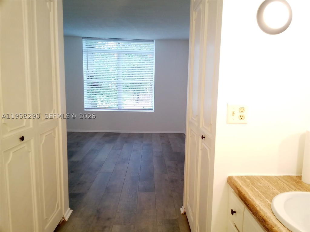 Real estate property located at 3720 Inverrary Dr #2S, Broward, International Village At, Lauderhill, FL