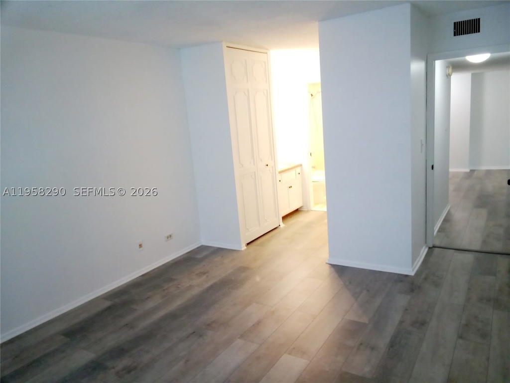 Real estate property located at 3720 Inverrary Dr #2S, Broward, International Village At, Lauderhill, FL