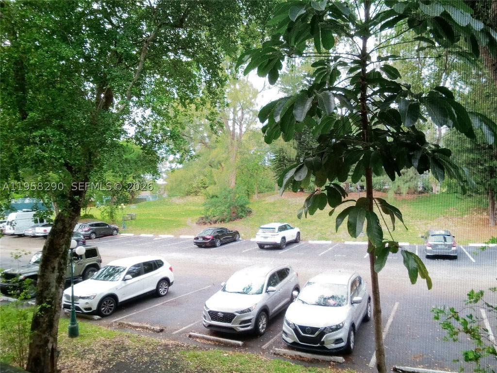 Real estate property located at 3720 Inverrary Dr #2S, Broward, International Village At, Lauderhill, FL