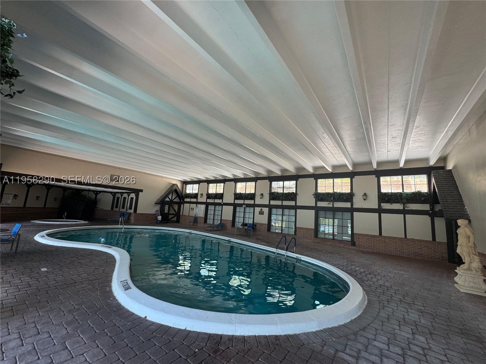 Real estate property located at 3720 Inverrary Dr #2S, Broward, International Village At, Lauderhill, FL