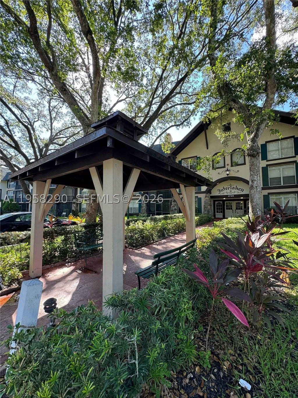 Real estate property located at 3720 Inverrary Dr #2S, Broward, International Village At, Lauderhill, FL