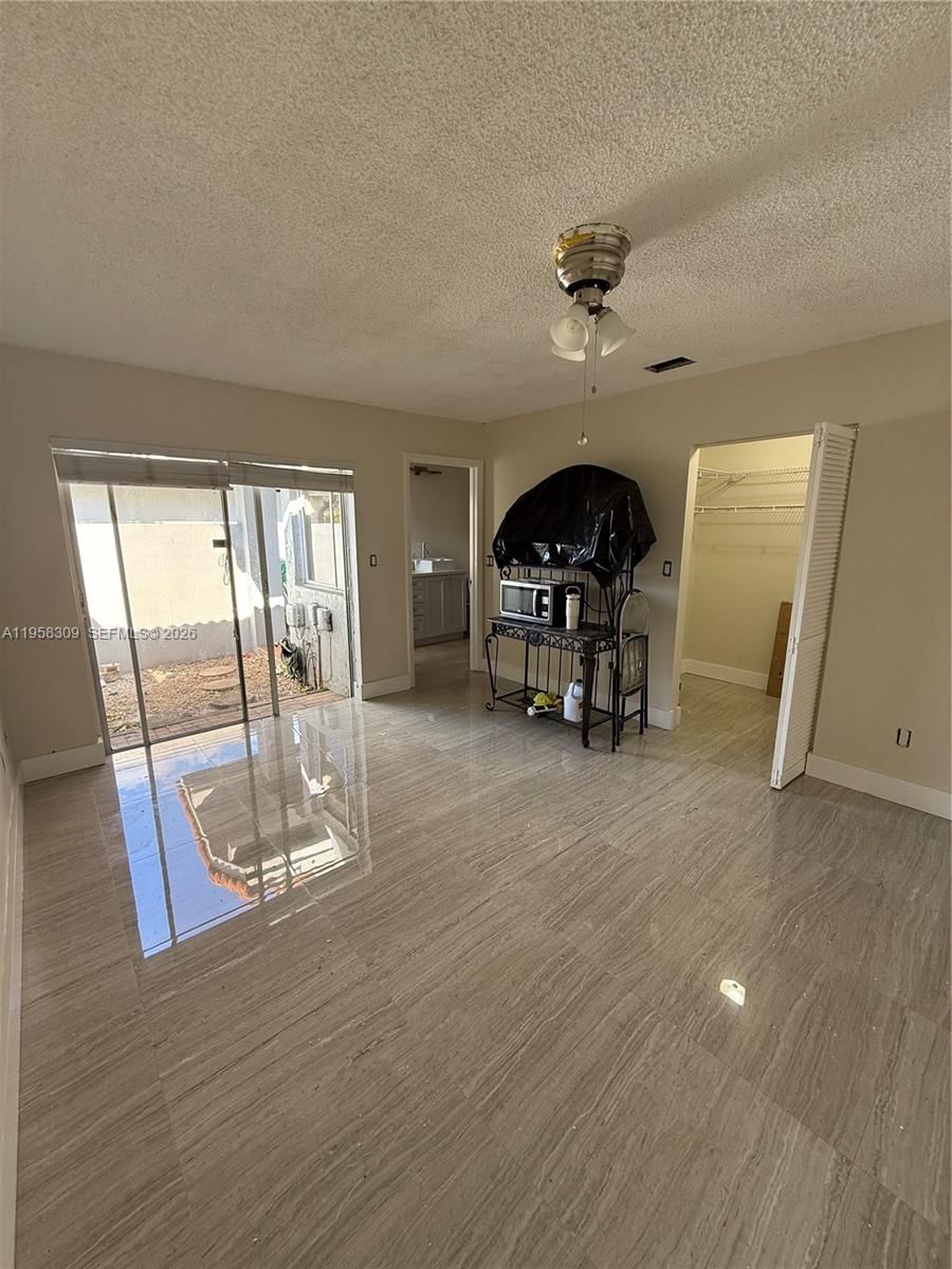 Real estate property located at 18237 61st Pl, Miami-dade, Harbour Sub, Hialeah, FL